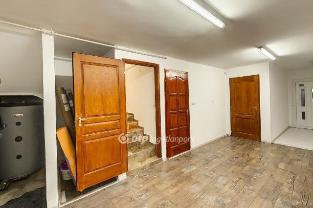 Eladó családi ház, Csomádon 155 M Ft, 4 szobás