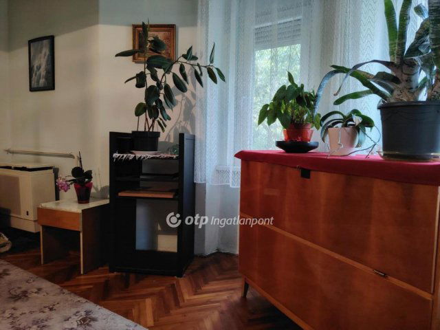 Eladó téglalakás, Békéscsabán 37.9 M Ft, 2 szobás