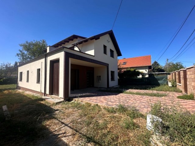 Eladó családi ház, Gödön 174.9 M Ft, 5 szobás