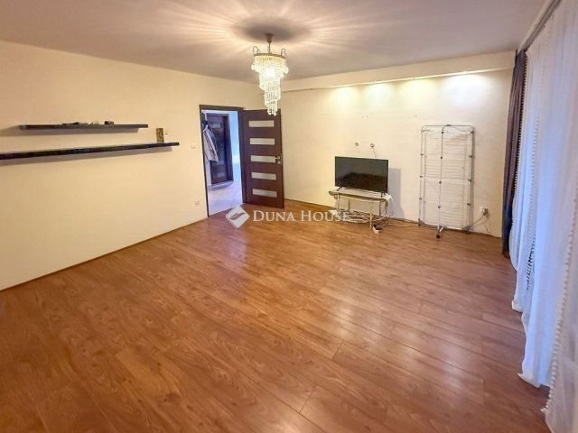 Eladó panellakás, Siófokon 62.5 M Ft, 2 szobás