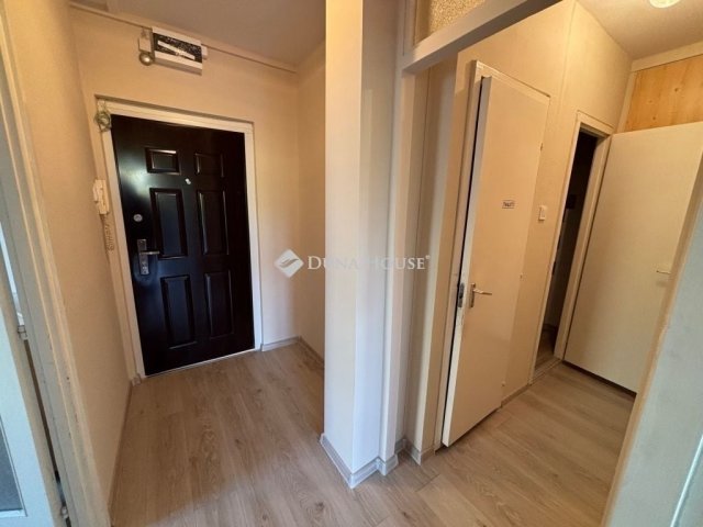 Eladó panellakás, Kecskeméten 53.9 M Ft, 2 szobás