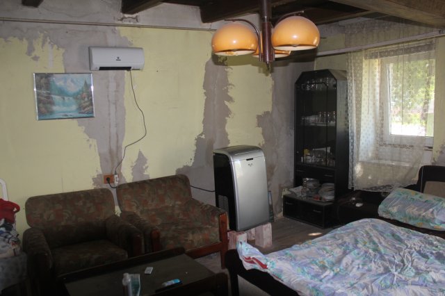 Eladó családi ház, Zsebeházán 13.99 M Ft, 1 szobás