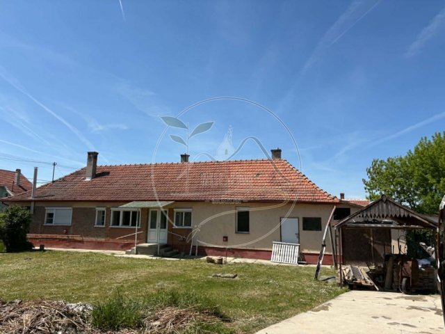 Eladó családi ház, Gyulán 27.99 M Ft, 3 szobás