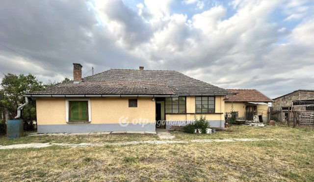 Eladó családi ház, Tiszaroffon 9.2 M Ft, 2 szobás