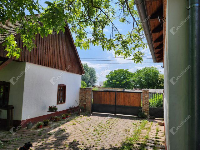 Eladó családi ház, Győrzámolyon 138 M Ft, 5 szobás