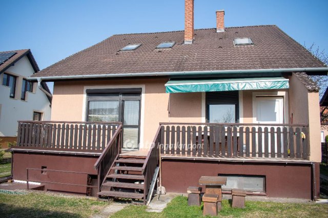 Eladó családi ház, Győrött 159.9 M Ft, 6+1 szobás