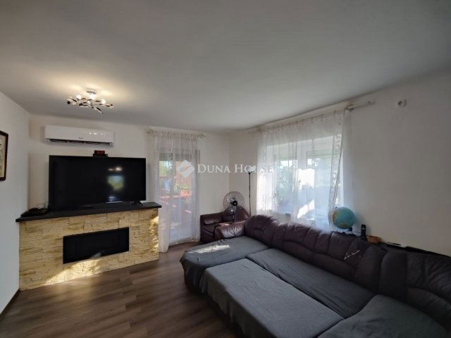 Eladó ikerház, Szentendrén 167.9 M Ft, 4 szobás