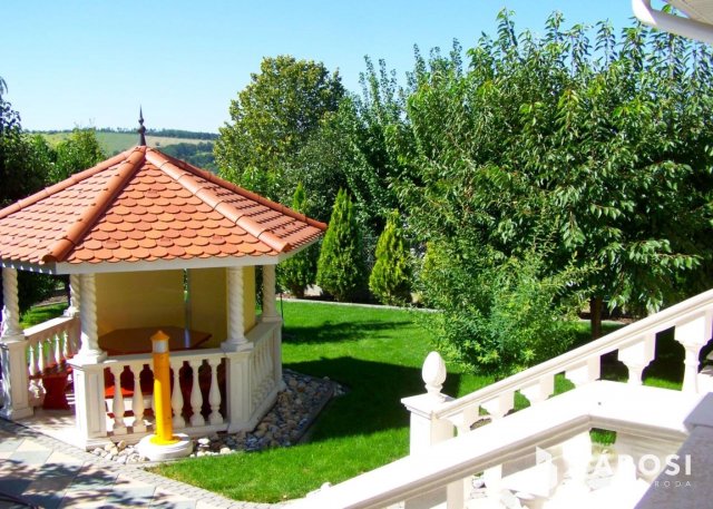 Eladó családi ház, Piliscsabán 239 M Ft, 6 szobás