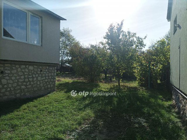 Eladó családi ház, Devecseren 35.99 M Ft, 3 szobás