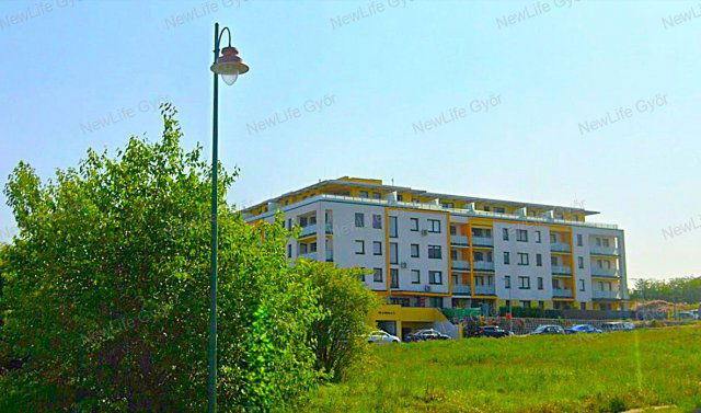 Eladó téglalakás, Győrött 53.9 M Ft, 1 szobás