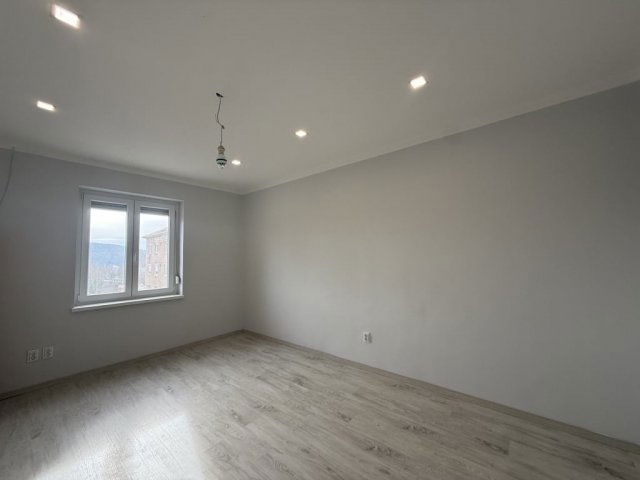 Eladó téglalakás, Komlón 19.5 M Ft, 2 szobás