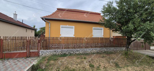 Eladó családi ház, Nyékládházán 53.9 M Ft, 3 szobás