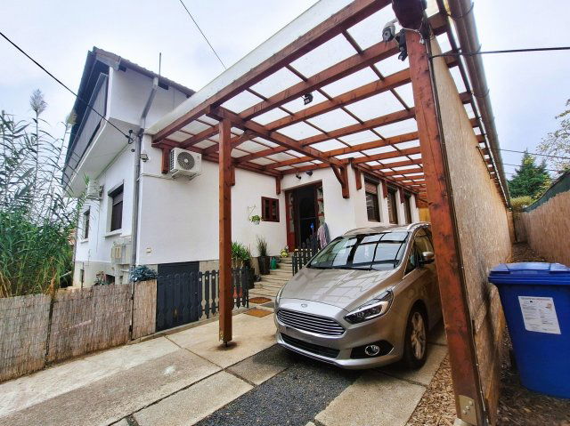 Eladó családi ház, Sümegen 75 M Ft, 7+2 szobás
