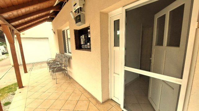 Kiadó családi ház, albérlet, Arnóton 200 E Ft / hó, 4 szobás
