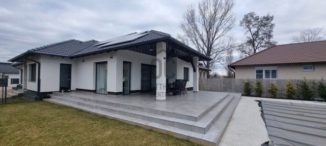 Eladó családi ház, Monoron 199.99 M Ft, 4 szobás