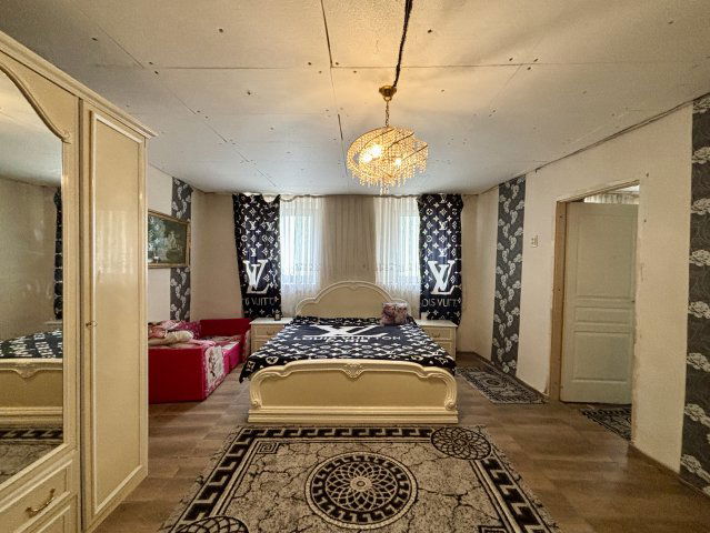 Eladó családi ház, Pápán 27 M Ft, 2 szobás