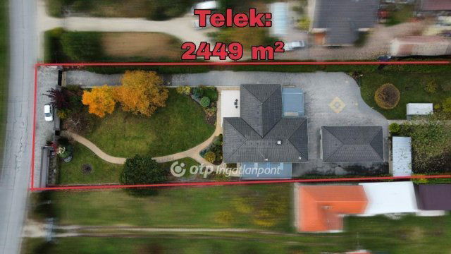 Eladó nyaraló, Pápán 109.9 M Ft, 3+1 szobás