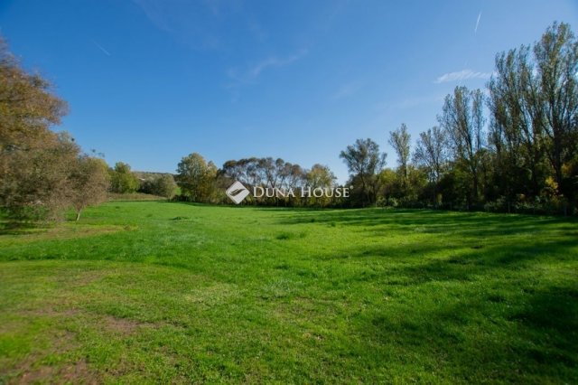 Eladó családi ház, Csabdiban 275 M Ft, 5 szobás