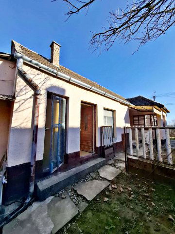 Eladó családi ház, Csomában 10.9 M Ft, 3 szobás