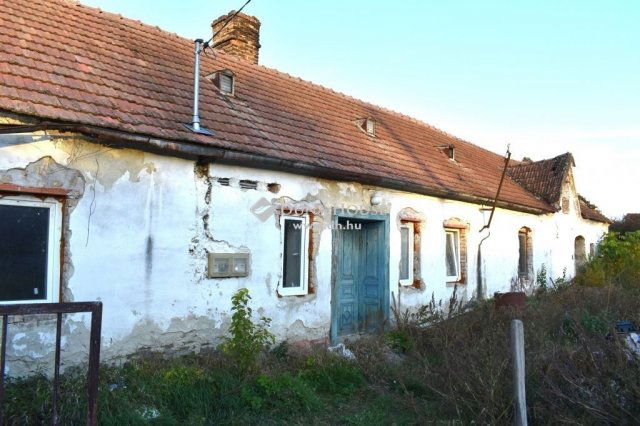 Eladó családi ház, Borgátán 12.9 M Ft, 1 szobás