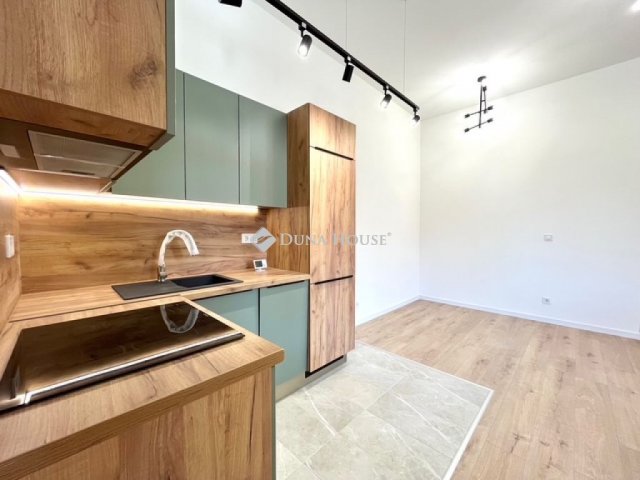 Eladó téglalakás, Pécsett, Toldi Miklós utcában 66.9 M Ft