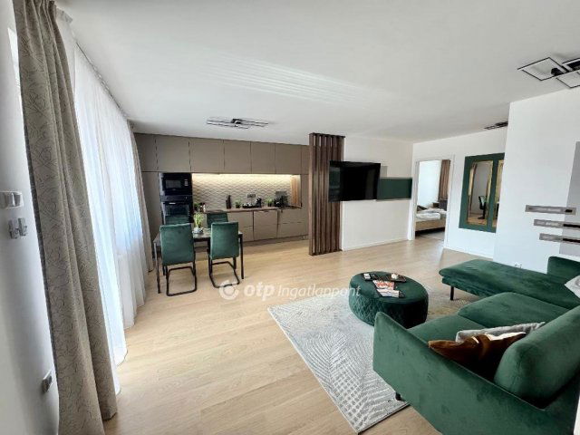 Eladó téglalakás, Debrecenben 119 M Ft, 3 szobás