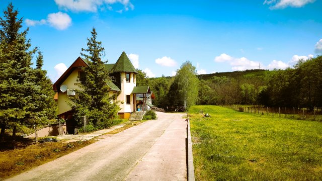 Eladó családi ház, Domonyban 91.9 M Ft, 4 szobás