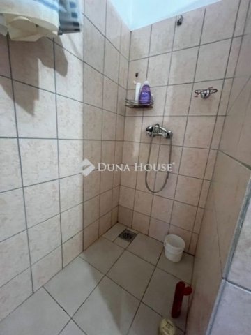 Eladó családi ház, Pilisen 33.9 M Ft, 2 szobás