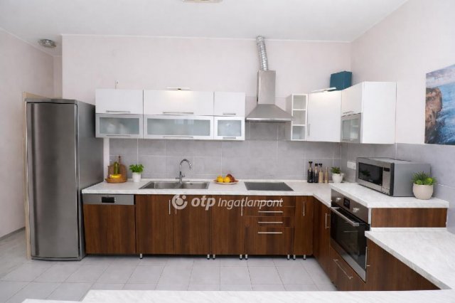 Eladó családi ház, Tasson 85 M Ft, 4 szobás