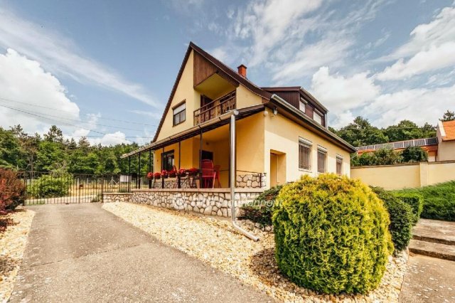 Eladó családi ház, Bogácson 99 M Ft, 6 szobás