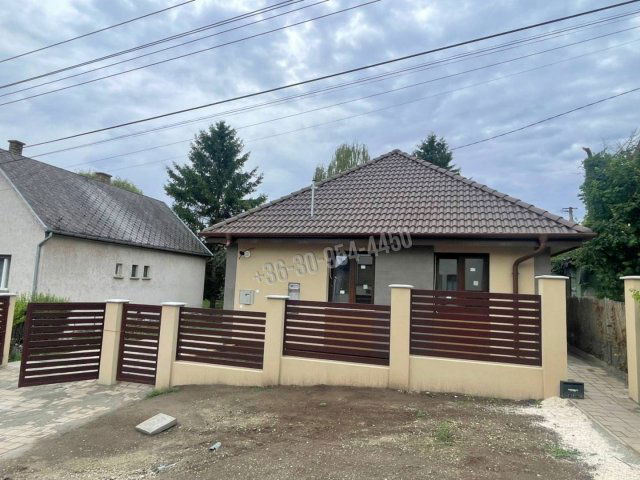Eladó ikerház, Pécelen 84.9 M Ft, 3 szobás