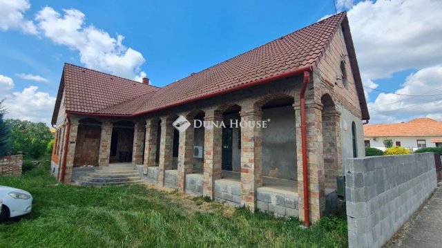 Eladó családi ház, Szellőn 49.9 M Ft, 5 szobás
