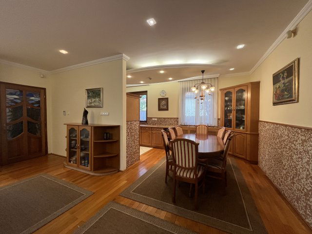 Eladó családi ház, Kecskeméten 195 M Ft, 5 szobás