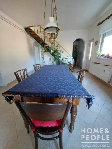 Eladó családi ház, Szegeden 98.9 M Ft, 5 szobás