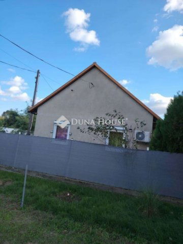 Eladó családi ház, Mikebudán 45.9 M Ft, 3 szobás