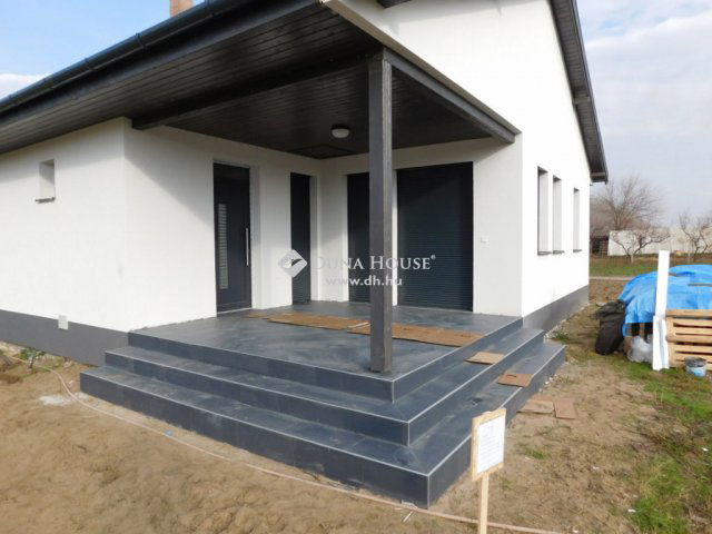 Eladó családi ház, Kecskeméten 50 M Ft, 4 szobás