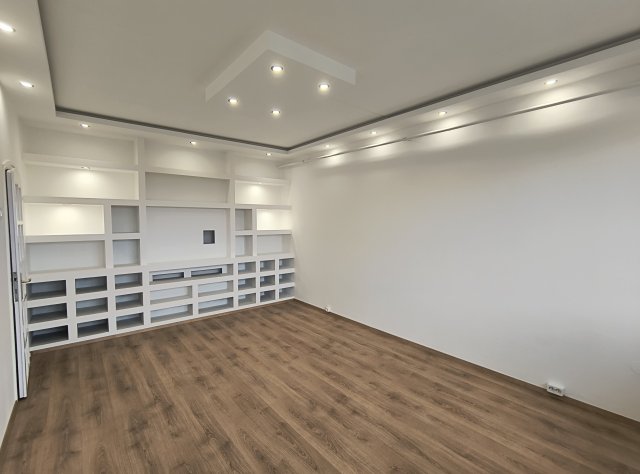 Eladó panellakás, Budapesten, XI. kerületben, Neszmélyi úton