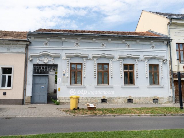 Eladó iroda, Nyíregyházán 150 M Ft, 5 szobás