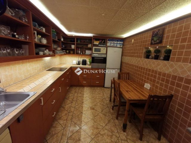 Eladó családi ház, Érden 118.9 M Ft, 3 szobás