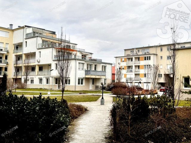 Eladó téglalakás, Kecskeméten 82 M Ft, 3 szobás