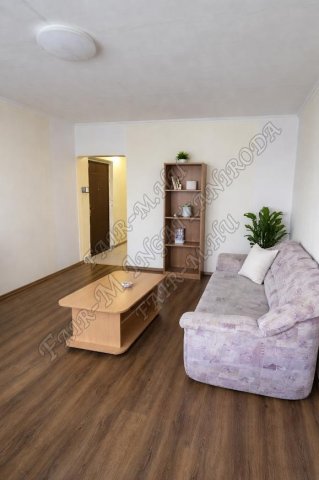 Eladó panellakás, Hódmezővásárhelyen 43.5 M Ft, 1+2 szobás