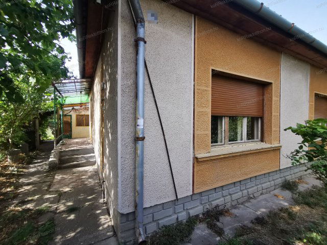 Eladó családi ház, Jászberényben 24.99 M Ft, 3 szobás