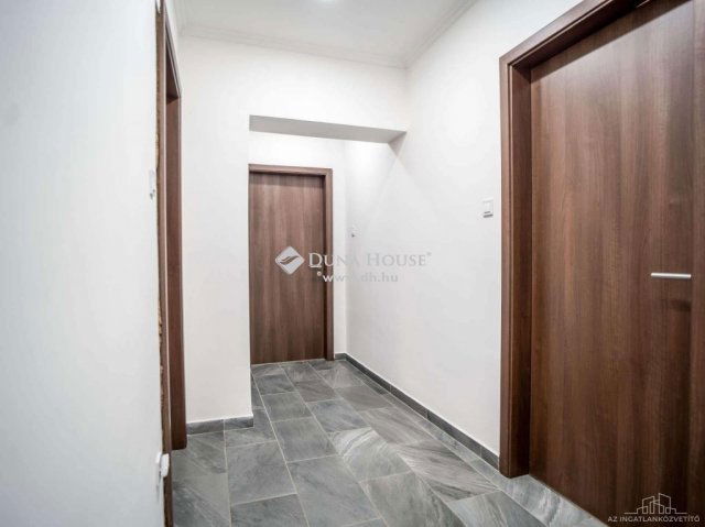 Eladó családi ház, Tengelicén 74.9 M Ft, 4 szobás