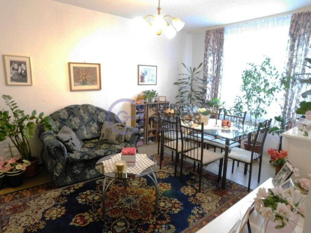 Eladó panellakás, Debrecenben 58.5 M Ft, 2+2 szobás