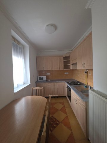 Kiadó téglalakás, albérlet, Pápán 160 E Ft / hó, 3 szobás
