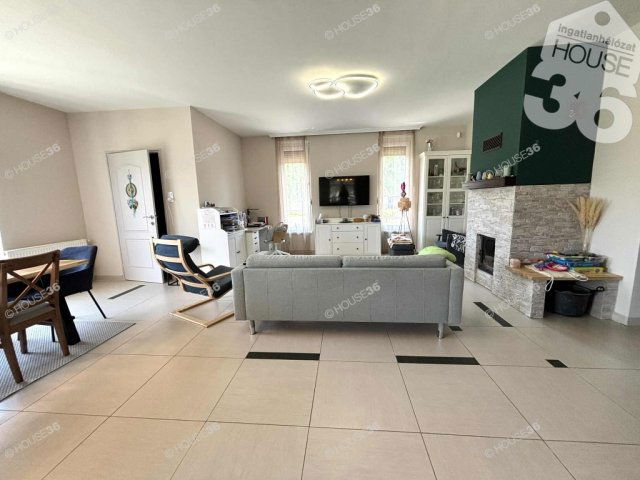 Eladó családi ház, Kecskeméten 175 M Ft, 6 szobás