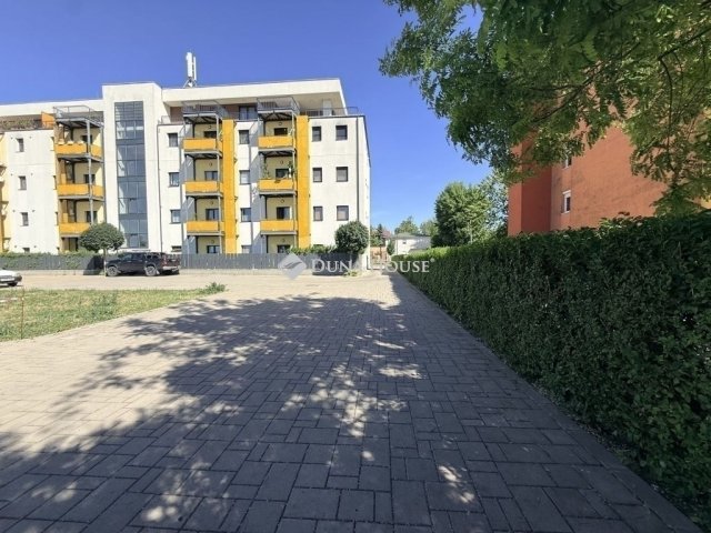 Eladó téglalakás, Kecskeméten 52.9 M Ft, 2 szobás