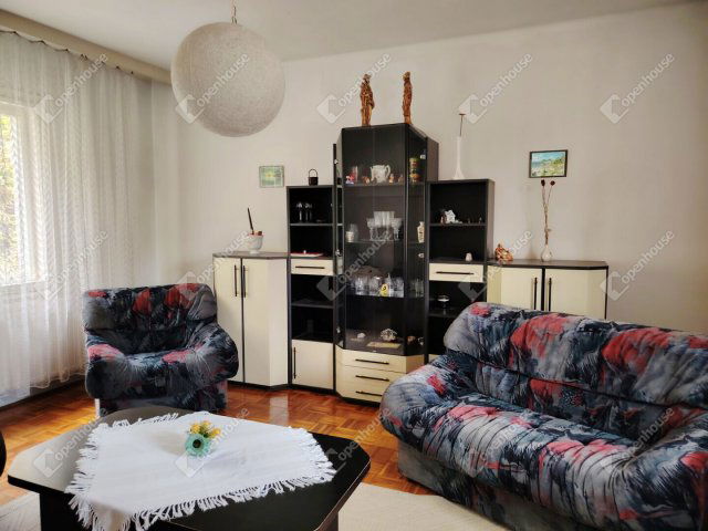 Eladó családi ház, Székesfehérvárott 79.9 M Ft, 6 szobás