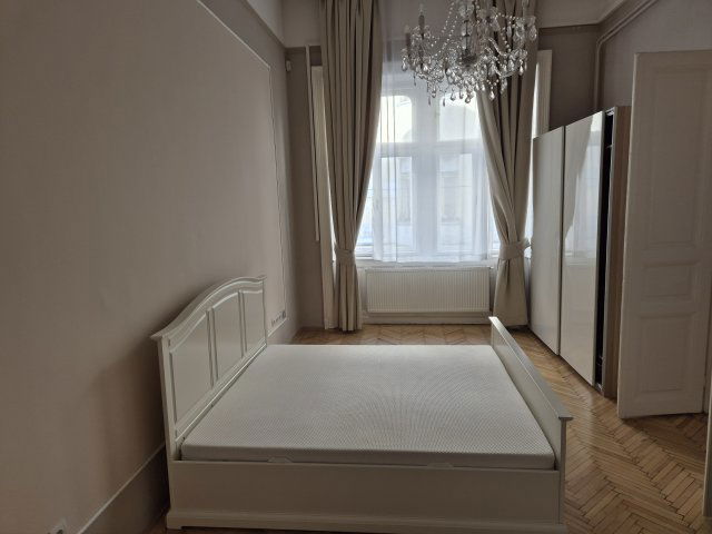 Eladó téglalakás, Budapesten, VI. kerületben 145 M Ft, 4 szobás