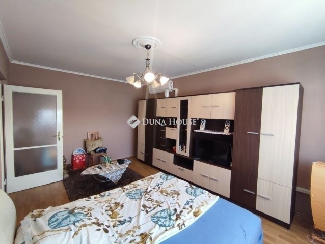 Eladó panellakás, Kecskeméten 41.99 M Ft, 2 szobás